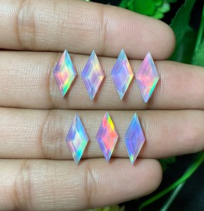 Ópalo Doble Nebula Aura Creado en Laboratorio, Forma de Cometa 7x14mm, Fuego Arcoíris Opalescente Multicolor, Gema Suelta para Fabricación de Joyas - Product Image 1