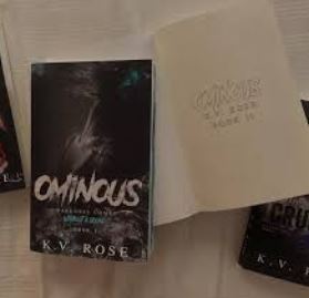 Libro OMINOUS de KV Rose, libro en inglés con tapa blanda, libro de aventuras de suspanso y fantasía - Product Image 2