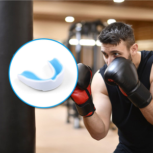 Protège-dents de boxe en EVA de haute qualité - Léger, taille et design personnalisables, confortable et protecteur, meilleure qualité - Product Image 6