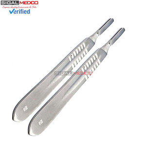 Lames de scalpel stériles Surgi 100 pièces, scalpel manuel jetable chirurgical, 2 poignées de scalpel réutilisables, certifié CE, garantie de 3 ans - Product Image 4