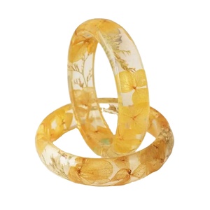 Brazaletes de Resina Premium Hechos a Mano, Modernos y Elegantes para Mujer, Acabado Brillante, Ligeros e Impermeables, Joyería de Moda - Product Image 4