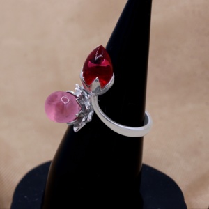 Anillo Floral de Dos Piedras de Plata de Ley 925 con Cuarzo Rosa y Hidro Rubí, Joyería Memoria, Venta al Por Mayor - Product Image 5