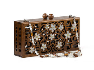 Pochette de soirée de luxe ElaraPearl en bois avec incrustation de nacre, idéale pour les mariages, les célébrations nuptiales et les occasions prestigieuses - Product Image 5