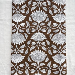 Tela de Algodón con Estampado Floral de Lujo por Metro, 100 GSM, Material Tejido Estampado Premium para Confección de Ropa, Vestidos, Costura, Decoración y Manualidades - Product Image 2