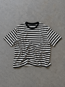 เสื้อยืดโอเวอร์ไซส์ผู้ชาย ย้อมสีเส้นด้ายจากโรงงาน สีดำขาว คอกลม ผ้าฝ้าย 100% สไตล์ลำลอง สตรีทแวร์ ทรงปกติ ด้านหน้า - Product Image 1