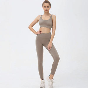 Nouvel arrivage : Ensemble de yoga pour femme, design uni sur le devant, respirant, écologique, léger, ensemble 2 pièces, confortable, haute qualité - Product Image 6
