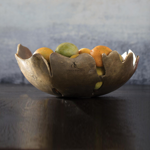 Bol décoratif en métal doré antique, plat à fruits texturé en laiton ondulé, centre de table pour décoration de maison de luxe, tables d'hôtel et cadeaux - Product Image 1