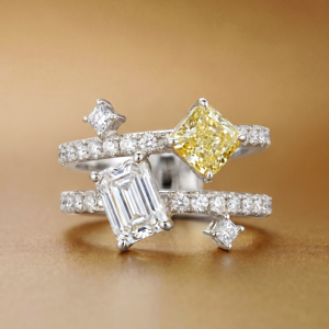 Anillo de Lujo en Plata de Ley 925 con Corte Esmeralda y Corte Cojín en Amarillo Canario, Anillo Abierto de Vástago Dividido con Diamantes, Anillo de Boda de Varias Hileras para Mujer - Product Image 1