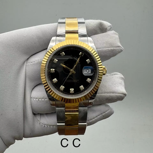 นาฬิกาคุณภาพสูง ตัวเรือนทองสองสีแบบร่อง หน้าปัดสีดำ ตัวบอกชั่วโมงประดับเพชร หน้าต่างแสดงวันที่ กลไก ETA ออโตเมติก สไตล์ฮิปฮอป - Product Image 1