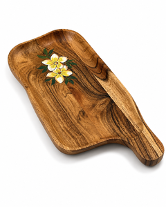 Planche de service en bois artisanale avec motif floral |   Planche à fromage rustique en bois |   Plateau de service pour les collations - Product Image 3