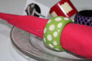 Anneaux de serviette en bois en résine faits à la main au design moderne Vaisselle de restaurant de haute qualité pour les fêtes et les occasions spéciales - Product Image 4