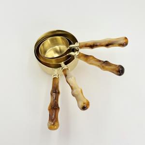 Juego de Tazas y Cucharas Medidoras de Acero Inoxidable con Revestimiento PVD Dorado y Mango de Resina, Envío Rápido, para Medir Líquidos y Sólidos, para Uso en el Hogar y Hoteles - Product Image 2