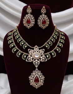 สร้อยคอพร้อมต่างหูชุบทองคุณภาพพรีเมียมสุดหรู ประดับด้วยโมอิสซาไนต์แท้แบบดับเบิ้ลต์ สำหรับผู้หญิง คอลเลคชั่นสำหรับงานแต่งงาน - Product Image 4