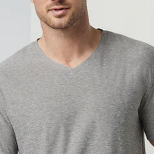 T-shirt pour homme à col en V, tissu respirant, style décontracté, couleur unie minimaliste, fabrication OEM sur mesure pour les acheteurs en gros - Product Image 2