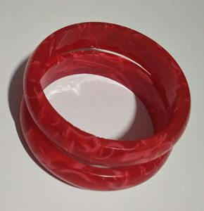 Bracelet élégant en résine époxy fait main pour femmes, bracelet moderne et coloré, accessoire de mode élégant pour un look décontracté - Product Image 6