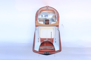Modèle de bateau à moteur vintage classique en bois fait main avec drapeau italien, finition polie, pièce de collection à exposer - Product Image 3