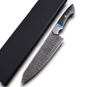 Couteau de cuisine Santoku japonais haut de gamme en acier carbone Damas, lame martelée de 8 pouces, manche en nid d'abeille, fabrication artisanale. - Product Image 1