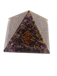 Pyramide pour l'énergie positive, pyramide en orgonite faite à la main avec cristal d'améthyste pour la guérison des chakras, acheter chez Amayra Crystals - Product Image 5