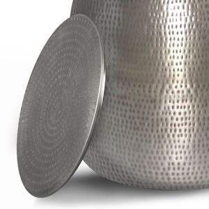 Tavolino d'Appoggio in Metallo Argento Anticato con Griffa, Elegante Arredamento per Soggiorno - Product Image 4