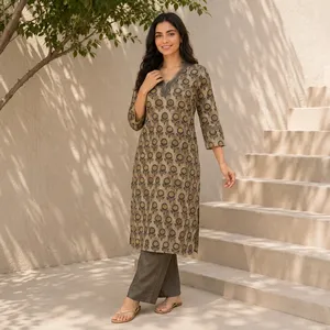 Kurti beige à imprimé floral pour femmes, col en V, manches trois quarts, coupe droite, tunique ethnique, décontractée, confortable, à porter au quotidien - Product Image 1
