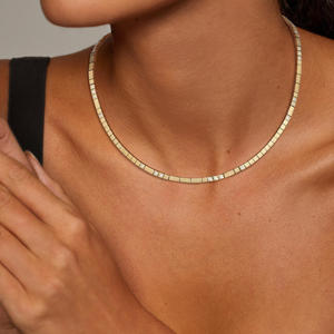 Collar de cadena con eslabones segmentados y diamantes engastados en bisel - Product Image 3