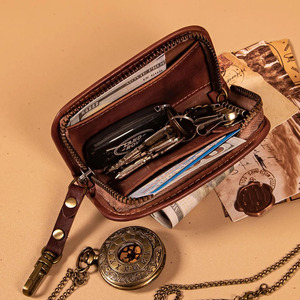 Porte-clés en cuir fait main de qualité supérieure avec coutures soignées et système de gestion des clés organisé, à prix raisonnable - Product Image 1