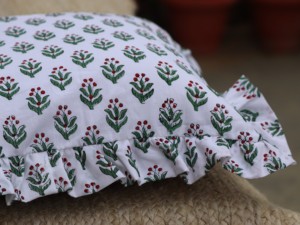 Funda de Almohada de Algodón Elegante y Moderna con Tamaño y Color Personalizados, Impresión para Logotipos y Diseños Digitales - Product Image 6