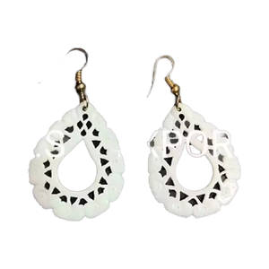 Pendiente de hueso real pulido hecho a mano en estilo amor joyería étnica natural para mujeres accesorios de moda de arte popular de la India - Product Image 1