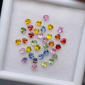 พลอยแซฟไฟร์ธรรมชาติทรงหัวใจ น้ำหนัก 4.75 กะรัต คุณภาพเกรด AAA พร้อมประกายเงางามและสีสันหลากหลาย เหมาะสำหรับทำเครื่องประดับ - Product Image 6