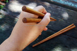 Palillos de madera grabados personalizados | Utensilios hechos a mano con logotipo para restaurantes, favores de boda, regalos y propósitos de marca - Product Image 4