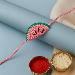 Rakhi de Ganchillo Hecho a Mano con Forma de Corazón para Niños - Pulsera de Hilo de Algodón Artesanal para Raksha Bandhan, Diseño Tradicional - Product Image 4