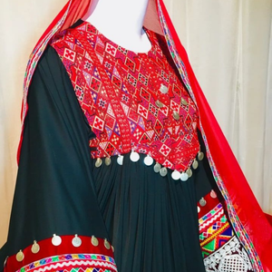 Nouvelle robe ethnique tribale balochie faite à la main pour femme, robe afghane Kuchi en soie brodée avec des pompons, manches longues, robe pour femme - Product Image 2