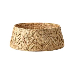 Handwoven Seagrass Chevron Christmas <b>Tree</b> Collar Basket <b>Tree</b> <b>Stand</b> Cover Natural Holiday Decoration Supplier - Product Image 1
