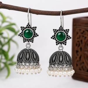Pendientes Jhumka Vintage de Ágata Verde con Forma de Estrella |   Pendientes Étnicos Indios con Perlas y Plata Oxidada |   Joyería Tribal Boho Hecha a Mano - Product Image 5