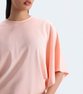 Camisetas para Mujer al Por Mayor con MOQ Bajo, Fabricadas en Pakistán, Camiseta Holgada Rosa con Mangas Anchas, Camiseta Oversize Rosa Suave - Product Image 6