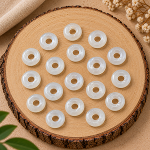 Pendentif Donut Lisse en Pierre de Lune Blanche 15mm, Collier en Pierre Précieuse, Design Énergétique Reiki pour la Guérison par les Cristaux, pour la Fabrication de Bijoux, Vente en Gros - Product Image 3