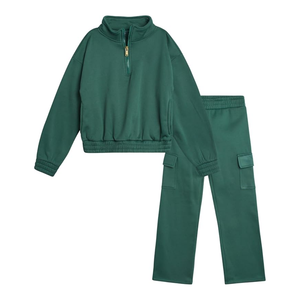 Ensemble de survêtements pour enfants vert forêt, style crop, en molleton bouclette, avec haut à capuche et pantalon cargo à jambes larges, confortable et durable - Product Image 1