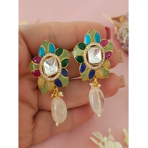 Elegantes y Modernos Pendientes de Gota de Moissanita Fina de Latón Chapado en Oro de Primera Calidad para Mujer, Ideales para Looks de Noche y Fiestas - Product Image 2