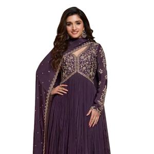 Vestidos casuales de diseño elegante para mujer Bellamente bordados Chinon Work Traje de semi-puntada Hasta el suelo Estilo dulce - Product Image 1