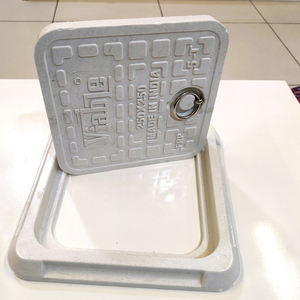 Tapa de alcantarilla de FRP de grado industrial con tamaño exterior de 30 x 30 y tamaño interior de 26 x 26, resistente a la corrosión, para acceso a servicios públicos - Product Image 1