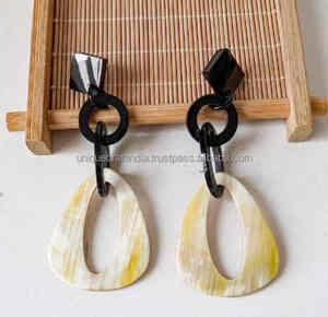 Boucles d'oreilles longues en acide acétique léopard coloré de la mode européenne Boucles d'oreilles en corne polie de l'UCI avec style animal exagéré - Product Image 4