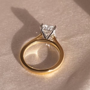 Bague VVS Diamant Élégante en Or 10K 14K 18K avec Diamant de Laboratoire Taille Coussin, Halo Caché, pour Fiançailles, Mariage, Bijoux Fins, Cadeau - Product Image 3