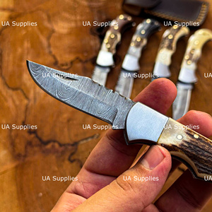 Cuchillo de bolsillo plegable de acero de Damasco hecho a mano de grado industrial con bloqueo trasero, mango de cuerno de ciervo y punta caída, directo de fábrica, de UA Supplies - Product Image 5