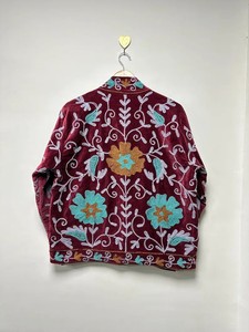 เสื้อแจ็คเก็ตปักลายซูซานีทำมือ งานฝีมือเอกลักษณ์เฉพาะตัว สไตล์ชาติพันธุ์ วินเทจ  ชิ้นงานศิลปะจากช่างฝีมือ - Product Image 2