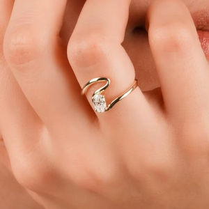 Bague en diamant ovale de culture unique, coupe vague, pour femme, en or massif 14 carats, délicate, pour fiançailles, promesse, cadeau pour petite amie - Product Image 1