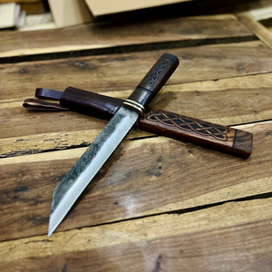 Cuchillo Vikingo Forjado a Mano con Funda de Cuero, Cuchillo de Caza Afilado para Acampar, Regalo para Hombres en Cumpleaños o Bodas - Product Image 1