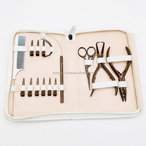 Kit d'outils pour extensions capillaires colorées sur mesure : ciseaux, peigne et pinces en acier inoxydable, tous essentiels pour les extensions capillaires - Product Image 2