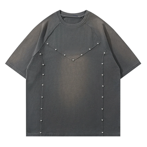 เสื้อยืดคัสตอมลายติดหมุดสำหรับผู้ชาย คอกลม ทรงโอเวอร์ไซส์ ล้างสีแบบแอซิด แขนสั้น แฟชั่นสไตล์ 100% ผ้าฝ้าย - Product Image 3