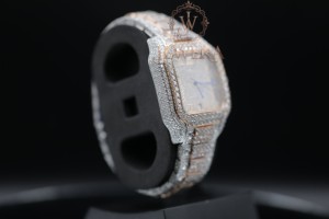 Montre de luxe pour homme en moissanite de qualité supérieure, idéale pour les cadeaux de fiançailles, les soirées et les looks de haute couture, disponible à la vente - Product Image 2