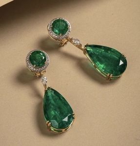 Pendientes de Resina Hechos a Mano con Cristales y Flores, Pendientes Colgantes de Resina Etérea, Joyería Botánica de Resina de Lujo para Mujer, Resina Artesanal - Product Image 3